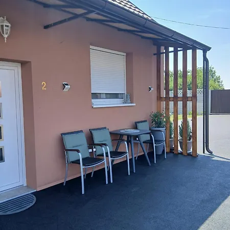 Domacinstvo Pocikini Zasavica