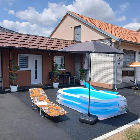 Domacinstvo Pocikini Venkovský dům